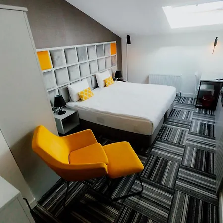 Отель Continent Luxury