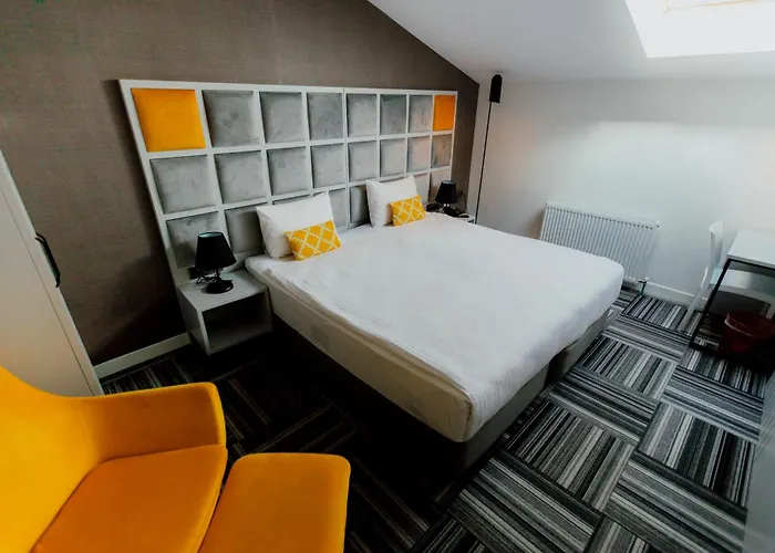 Continent Luxury Hotell 3*